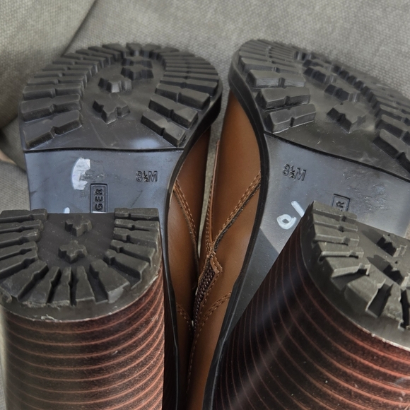 Tommy Hilfiger Block Heel Booties - Picture 9 of 9